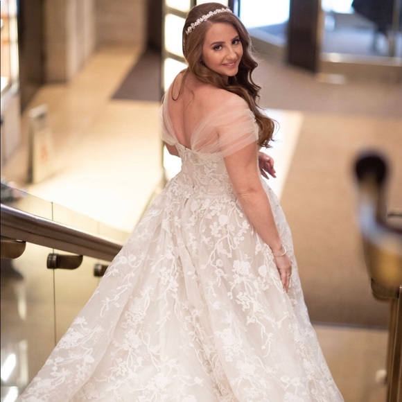 Meet your Posher, Caroline - Picture 2 of 2